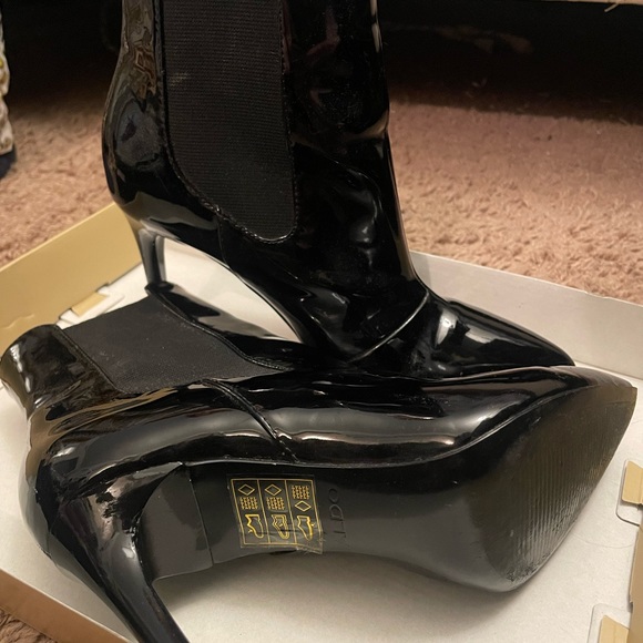 FINAAAAL SAAAALE CAUSE I’m TRAVELING 
 - Aldo boots - Picture 3 of 4